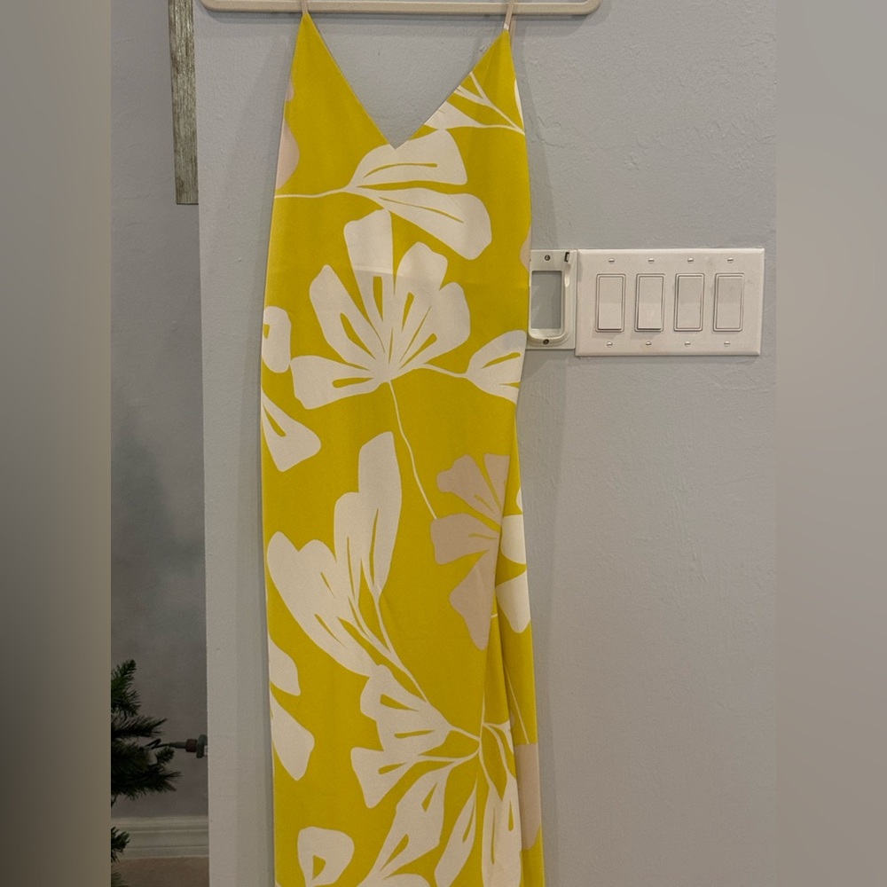 Natori Yellow and White Floral Dress